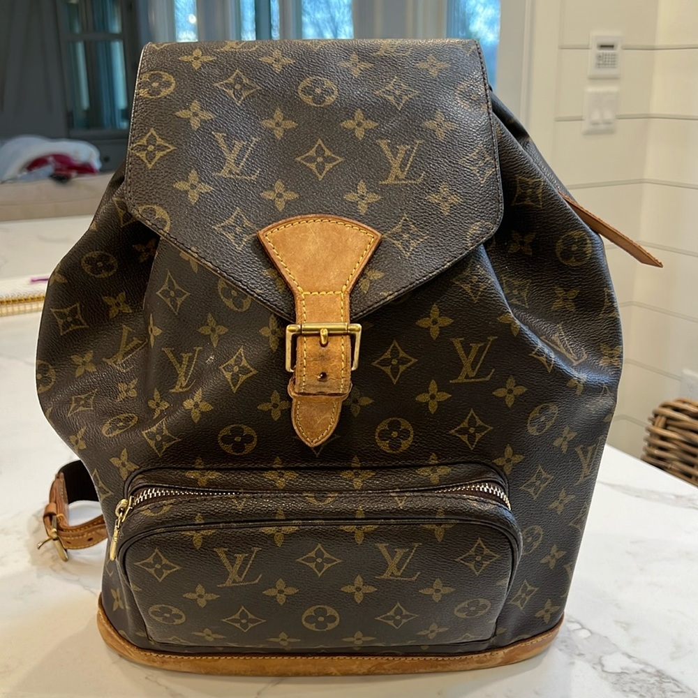 Authenticity guaranteed LOUIS VUITTON Montsouris GM Monogram